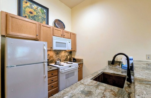 River Run Condo | Summer Fun/Outdoor Pool & Steps to Village Action