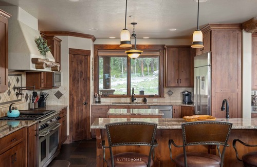 Breckenridge House | Summer Log Cabin by InvitedHome | Hike In/Out, Hot Tub, Pizza Oven, Vast Views
