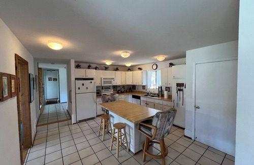 Carbondale House | Summer special! Cozy 4 Bedroom Mountain Retreat