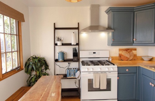Santa Barbara Cottage | Summerland - Ocean View Home, Dogs Welcome!