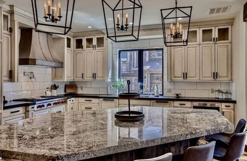 Copper Mountain House | Summit Grove Lodge ~ 5 King Suites, Ski in/out, Hot Tub, Movie Theater ~ Sleeps 26