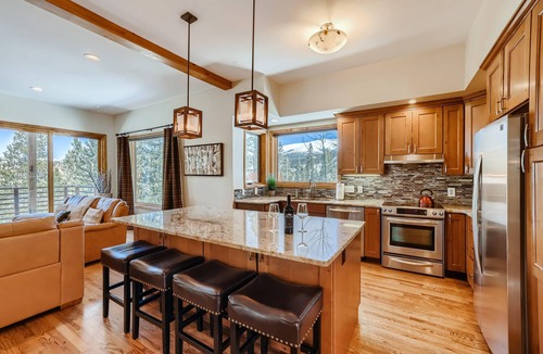 Warrior's Mark West House | Summit Sanctuary | Beautiful Views | Hot Tub!