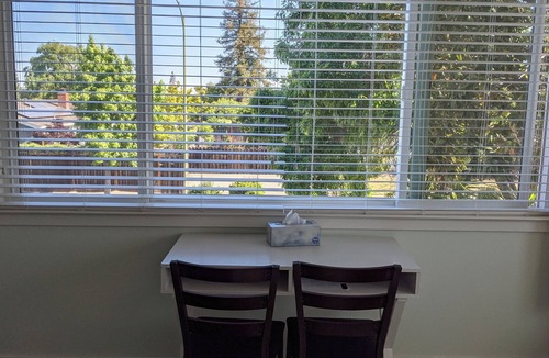 Cambrian House | Sun-filled 1-BR private Getaway in Beautiful safe and quiet Neighborhood