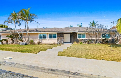 Hacienda Heights House | Sunny Haven Oasis Pool w/tub BBQ - 4 bedrooms, Driveway Parking, Near Ahwingna Trail