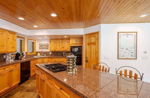 Vail House | Sunny House on Gore Creek w Hot Tub