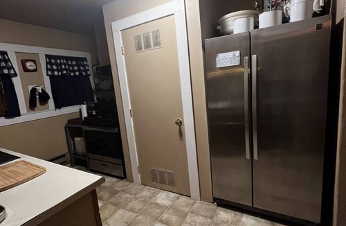 Downtown Apartment | Sunny one bedroom apt 5 suite downtown