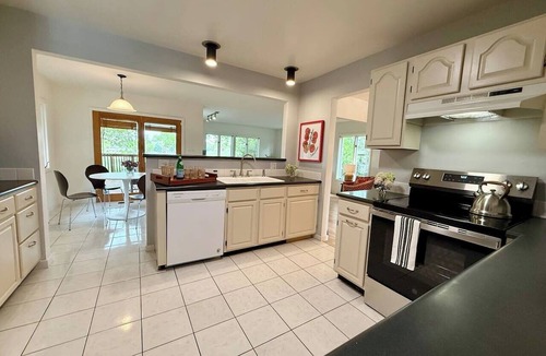 Littleton House | Sunny Retreat with Stunning Golf Course Views