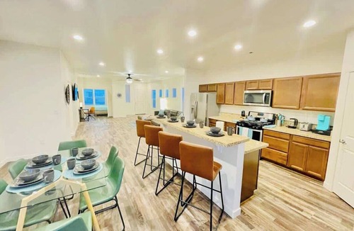 Fernley House | Sunset Haven-20 Min to USA Pkwy|Pets OK,9 Beds