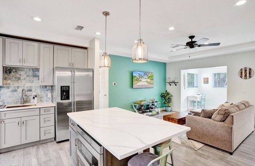 River Oaks House | Sunshine Retreat FTL- 3 Bedroom vacation home in downtown Ft. Lauderdale