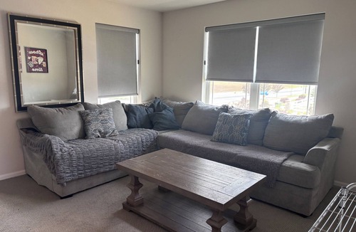 Henderson House | Sunshines - 3-bedroom house in quaint Brighton with cool vibes and AC
