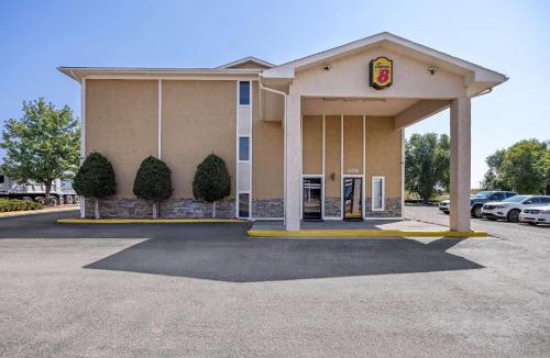 Cimarron Hills Hotel | Super 8 by Wyndham Colorado Springs Peterson Space Force