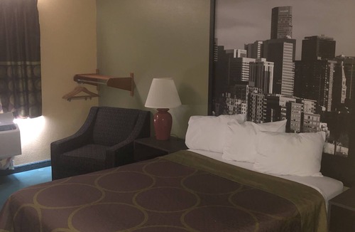Florence Hotel | Super 8 by Wyndham Florence, CO