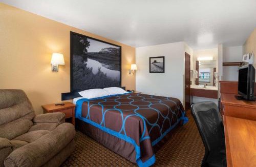 Goodland Hotel | Super 8 by Wyndham Goodland