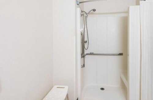 Richfield Hotel | Super 8 by Wyndham Richfield Cleveland