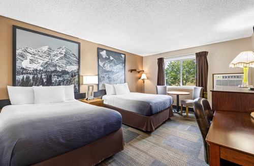 Cimarron Hills Hotel | Super 8 by Wyndham Colorado Springs Peterson Space Force