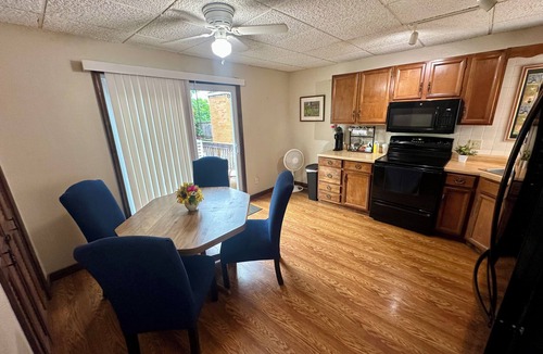 Ambridge House | Super Clean 2-Queen House: Huge Private Deck, Near PIT, Stadiums & Museums