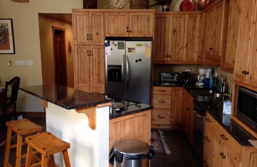Vail House | Superb 3 BR Townhome on the Creek at Casa Del Sol by Free Bus Line to Slopes