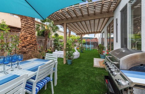 Oxnard House | Superb Remodeled 5/6 BDR SPA Family HOME 16 Mins from beach in heart of Oxnard!