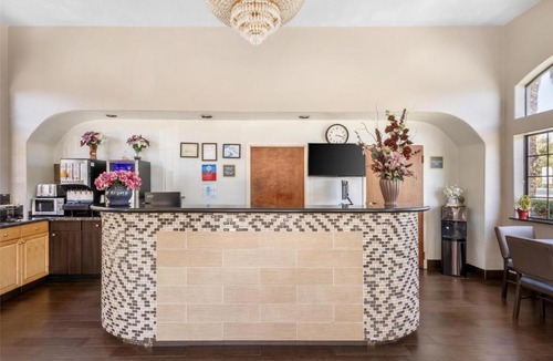 Santa Clara Hotel | SureStay Plus by Best Western Santa Clara Silicon Valley