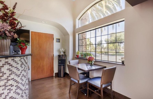 Santa Clara Hotel | SureStay Plus by Best Western Santa Clara Silicon Valley