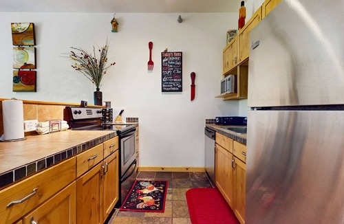 Taos Ski Valley Condo | Sweet Retreat - Ski Valley Condo, Gym, Game Room