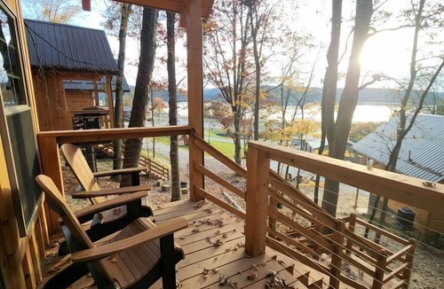 Scio Cabin | Sweet Tree Cabin with Grill Overlooking Tappan Lake in Ohio