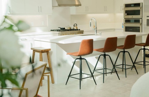 Lake Forest House | Sweet Vacation - Work&Life Home