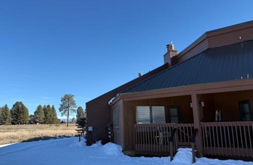 Pagosa Springs Villa | TALISMAN AMAZING VIEWS Walk to Uptown Sleeps 4