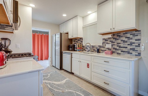 Taos House | Taos Home w/Private Hot Tub, Sauna & Gas Grill!