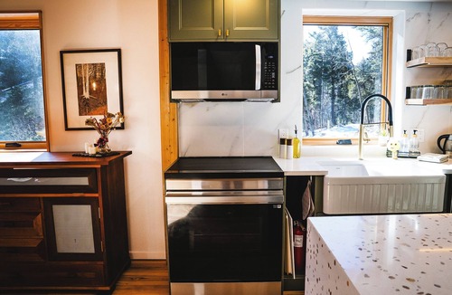 Taos Ski Valley House | Taos Ski Hut - Modern Mountain Magic