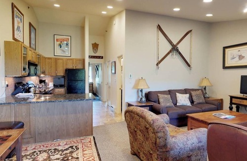 Snowmass Village Condo | Terracehouse 55 - Ski by Day, Soak by Night | Steps to Slopes & Hot Tub