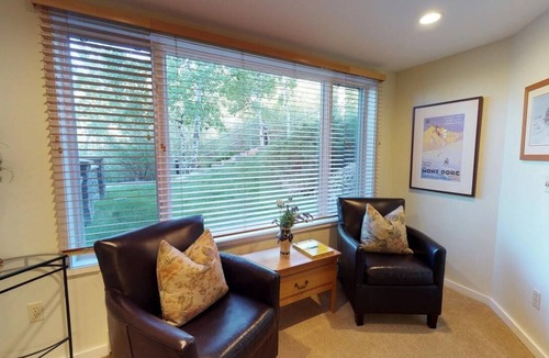 Snowmass Village Condo | Terracehouse - Steps to Slopes - Hot Tub/Pool - ASE Transportation