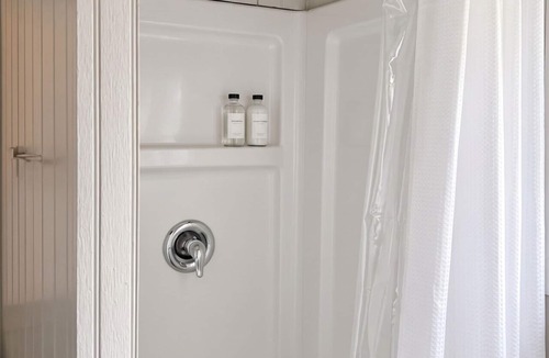Bay View Bed & Breakfast | The Architect`s Suite at The Cedar