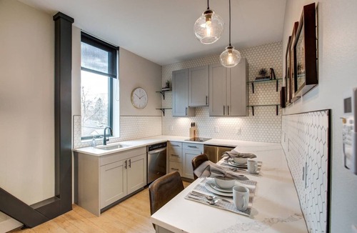 Berkeley Apartment | The Asher | Boutique Hotel | Sleeps 14 | Events
