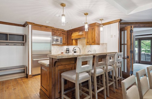 Downtown Apartment | The Aspen Mountain Residences [Formerly Hyatt Grand Aspen] at Owner Direct Rates