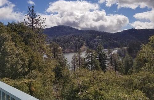 Crestline House | ‘The Atomic Squirrel Lodge’ Lake Gregory Getaway!