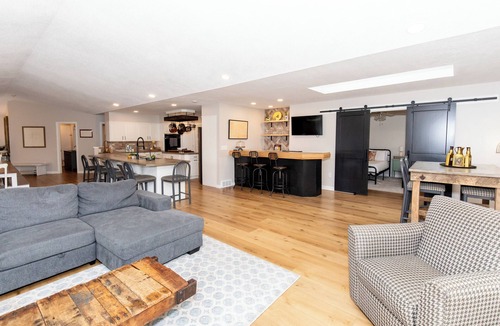 Sandusky House | The Attic: Sandusky’s Premier Group & Sports Team Stay