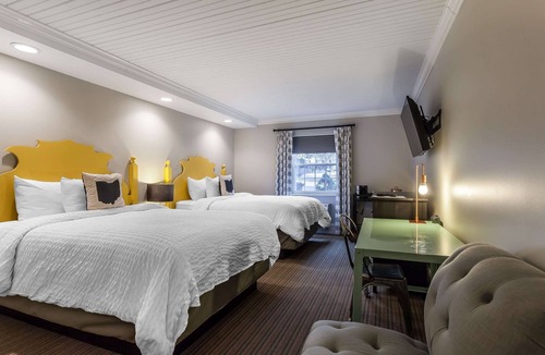 Aurora Hotel | The Aurora Inn
