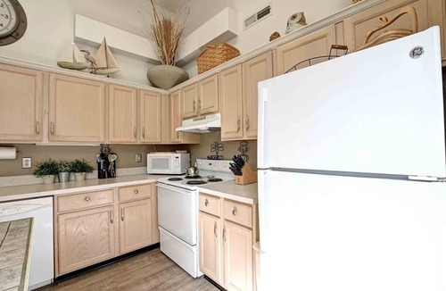 Clearwater Cottage | The Beach Treehouse located in Clearwater Community! WIFI, Community Pool, 3 miles to the Beach! *New Booking Incentive! Book and receive a 3 day pass to Delaware State Beaches. Inquiry for details!*