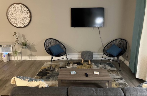Fairport Harbor Apartment | The Breakwall Suite!