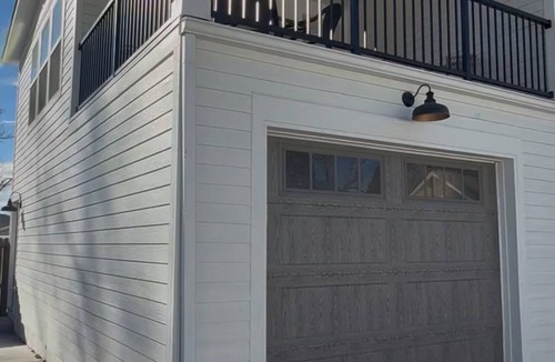 Castle Rock Cottage | The Cantril Cottage - Walk to Coffee, Creek, Shops & Downtown