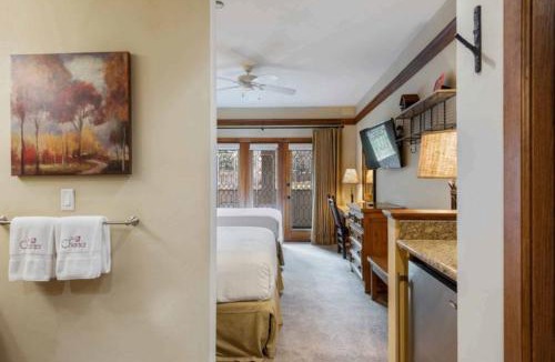 Beaver Creek Hotel | The Charter at Beaver Creek E115