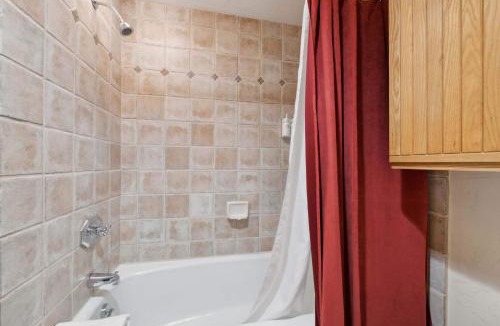 Beaver Creek Hotel | The Charter at Beaver Creek E435