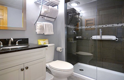 Avon Condo | The Christie Lodge 1br mini suite, Saturday check-in