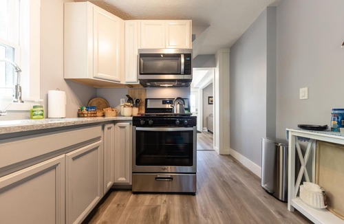 Lorain House | The Coach House
