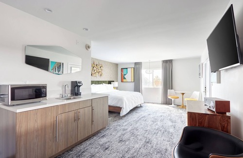 Little Tuscany Hotel | The Cole