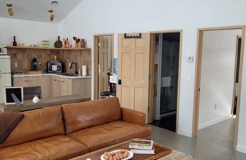 Geneva Villa | The Cork Cottages, Unit 1, Arcade Table, Modern and New 2b/2b