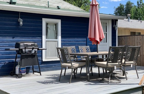 Martinez Park House | The Cottage! Chic Bungalow near Old Town Square!