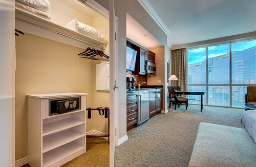 Las Vegas Condo | The Crown Jewel: Top-38th Floor Penthouse Duo @ MGM Signature-2BR/3BA