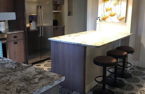 Huning Highland Historic District Apartment | The Dutch Colonial